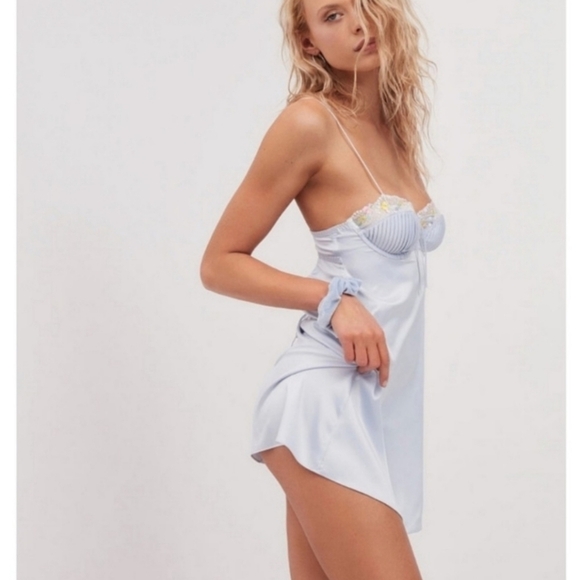 New!For Love And Lemons Paloma Satin Slip Dress - Picture 4 of 16